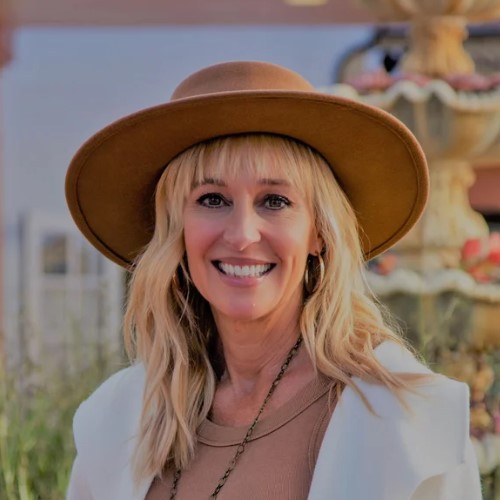 Tamra Mundia, Owner and Designer